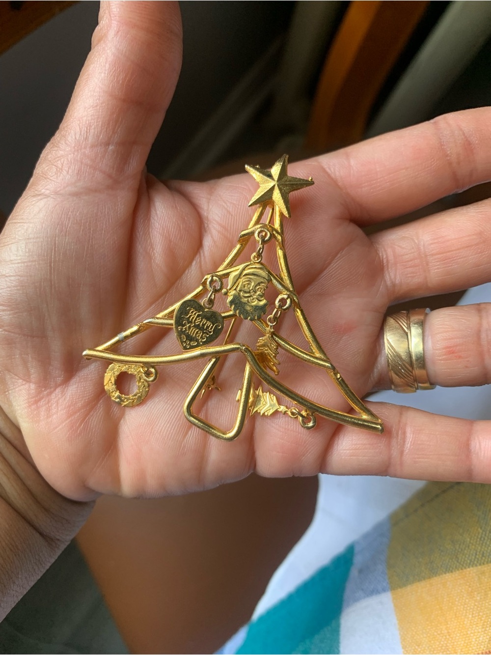 Vintage Gold Tone Christmas Tree Charm Brooch - Festive Holiday Pin - Picture 6 of 13
